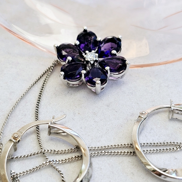 SET! Vera Wang 925 Flower Necklace & 925 Twisted Diamond-Cut Hoop Earrings SET! - Picture 9 of 16
